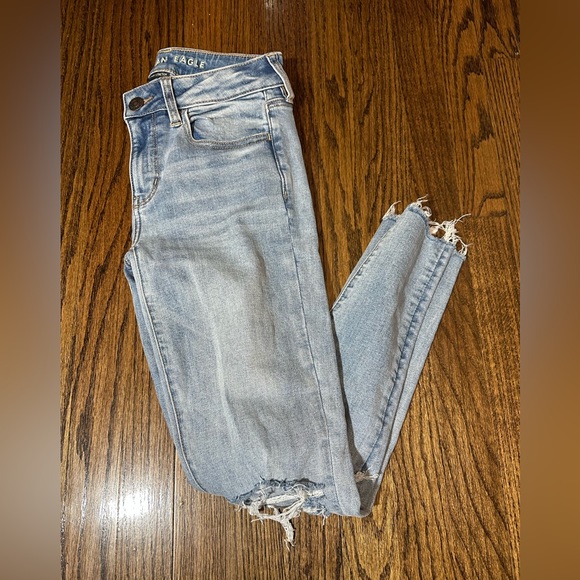American Eagle Womens Blue Jegging Distressed Frayed Denim Jeans Size 2 Short - Picture 3 of 6